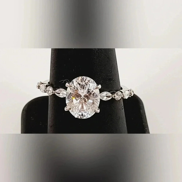 Sterling silver Oval Cut CZ Wedding Engagement Rings Promise Ring Sz 8.5 - Picture 1 of 8